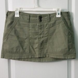 Army Green AE mini-skirt. Sz 6